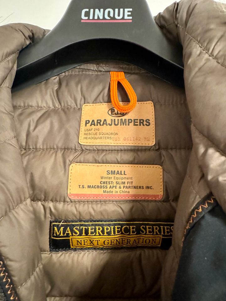 Damen Winterjacke Parajumpers! in Bergisch Gladbach