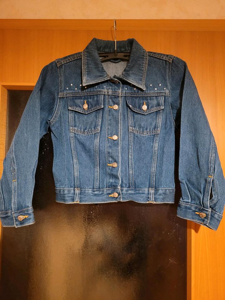 Jeans Jacke Gr. 128 Jeansjacke Sommer Jacke in Schönau