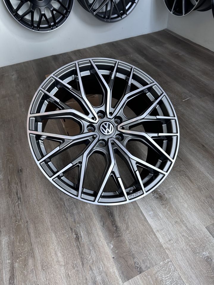 Wheelworld WH37 19 Zoll Felgen für VW Golf 5 6 7 8 Passat Scirocco Arteon Phaeton Sharan GTI GTD GTE egolf 6R 7R 8R B5 B6 B7 B8 CC 3C 13 3H R 3D 7N Sommerräder Winterräder grau poliert Volkswagen in Neckarsulm