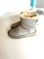 Orig. UGG Boots Silberglitzer Gr. 38 Berlin - Charlottenburg Vorschau