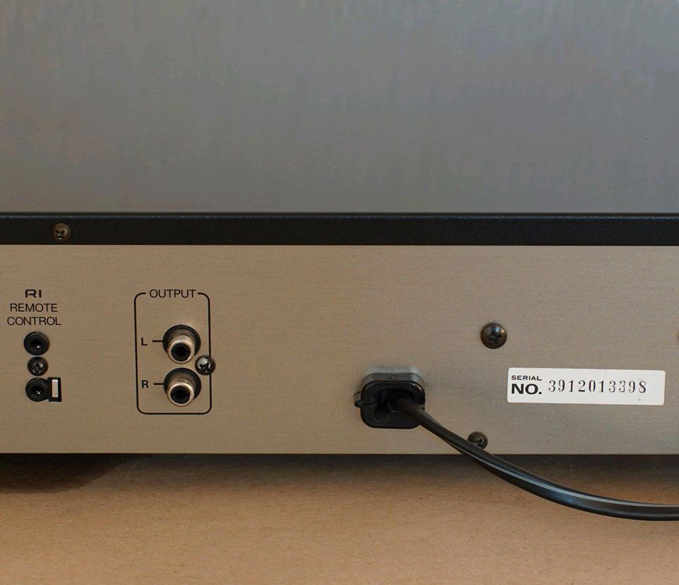 Onkyo Integra T-4670 Stereo FM Tuner mit Orig. Fernbedienung in Hilchenbach