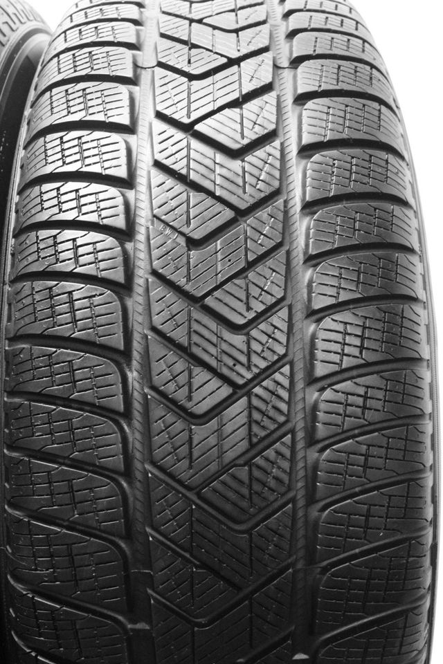 4 x 235/65 R17 104H Winterreifen Pirelli Scorpion 6,8MM DOT0919 in Brackenheim