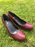 Weinrote Pumps mit Keilabsatz Bayern - Wolfratshausen Vorschau