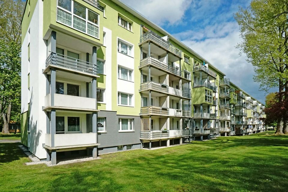 moderne 3 ZimmerWE mit großzügiger, verglaster Loggia - Küche & Bad mit Fenster in Freiberg