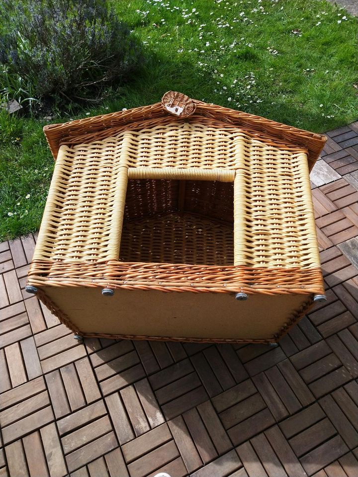 Hundehütte Katzenhaus Boho Rattan Korbgeflecht in Düsseldorf