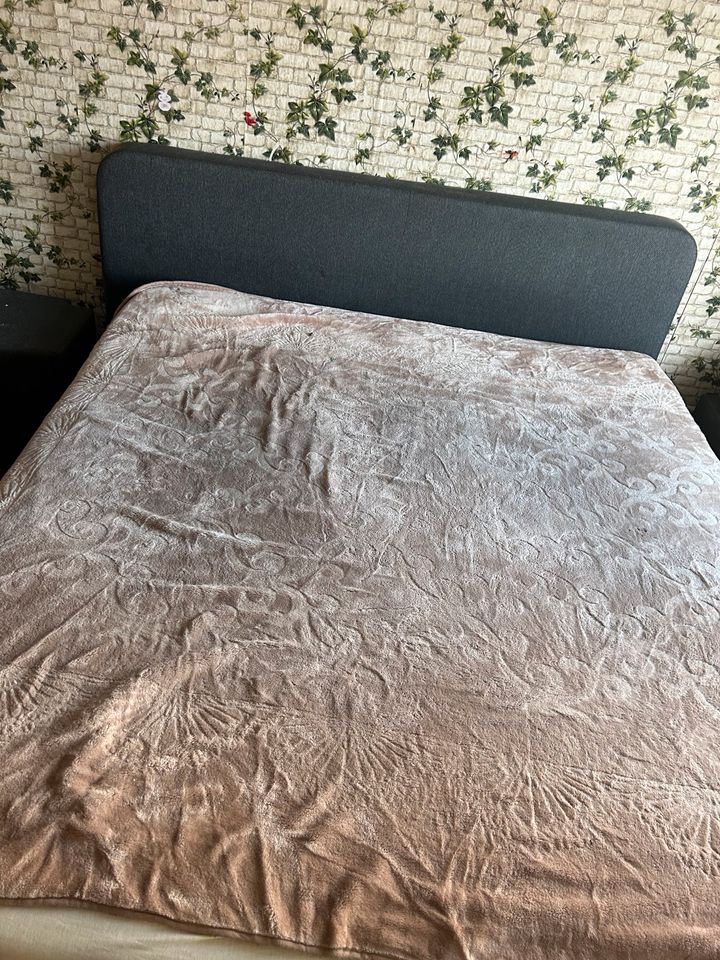 Doppelbett Schlafzimmer in Wilhelmshaven