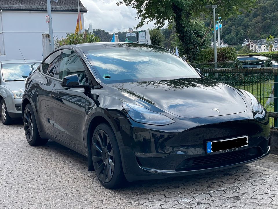 Tesla Model Y Long Range LR MiC 20“ Induction AHK Schwarz Schwarz in Düsseldorf