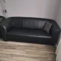 3-Sitzer Couch plus 2 Sesseln/ Kunstleder Hessen - Offenbach Vorschau
