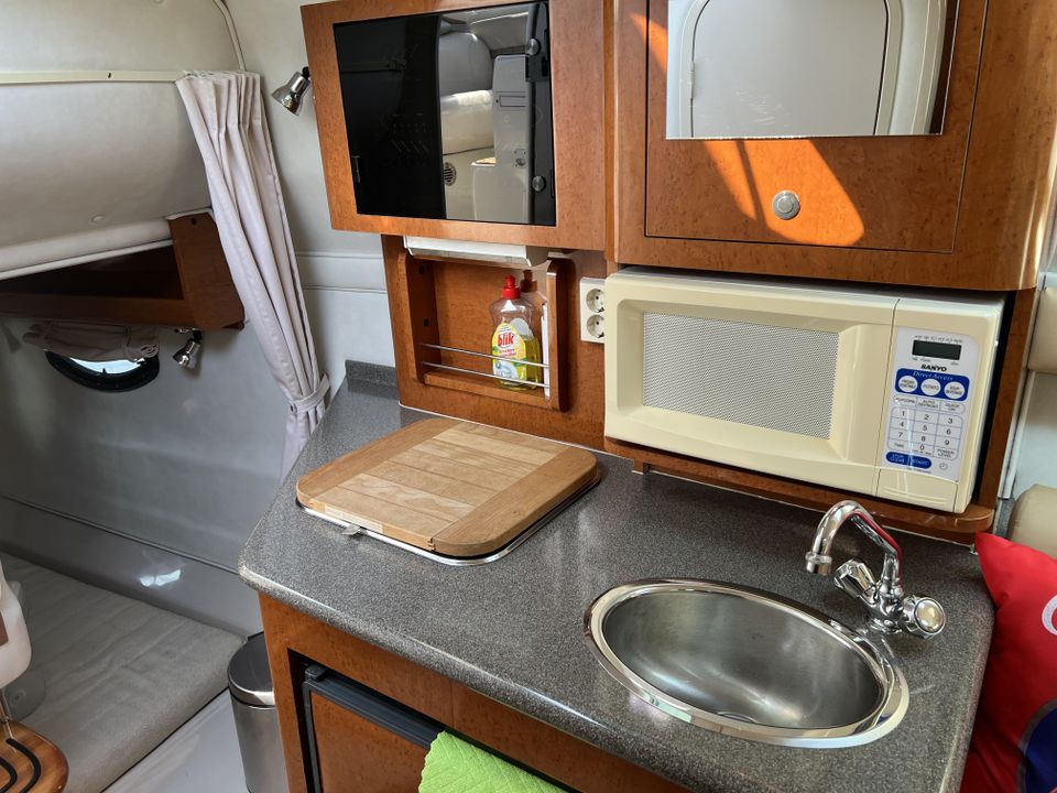 Doral 250 SE / Monticello Motoryacht / Motorboot trailerbar TOP!! in Hohen Neuendorf