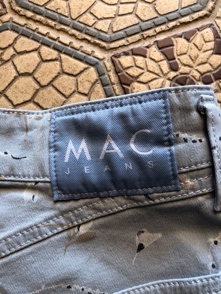 Damen Shorts Größe 40 der Marke MAC in Einhausen