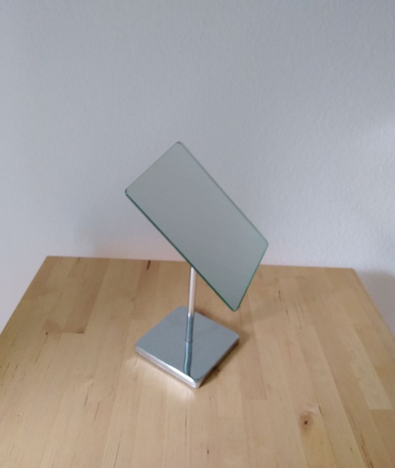 Hochwertiger Spiegel mit Standfuß - 34cm hoch, 16*23cm Fläche in Essen Freisenbruch