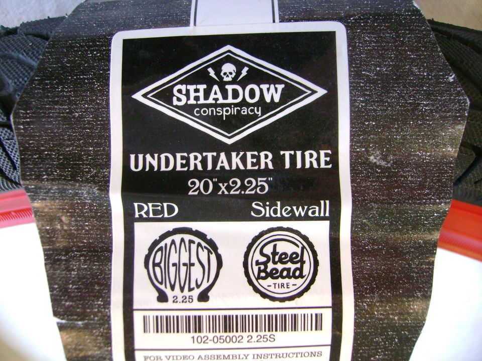 Shadow Conspiracy Undertaker BMX Reifen 20"x 2.25 NOS rot & weiss in Neunkirchen-Seelscheid