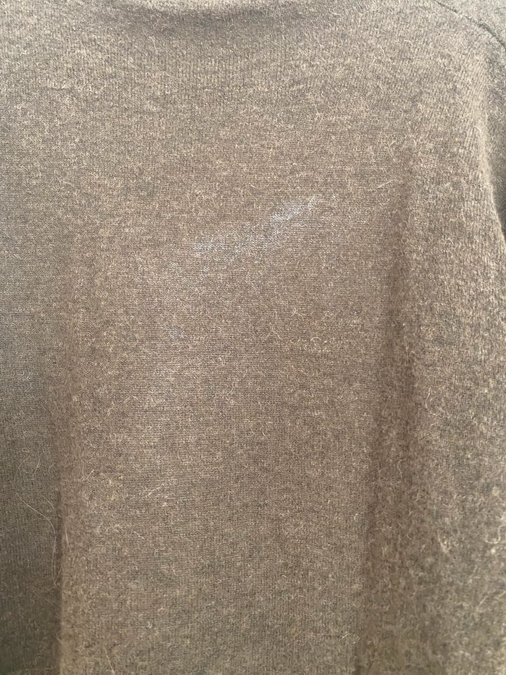 Zara Pullover khaki Gr. M in Friedberg (Hessen)