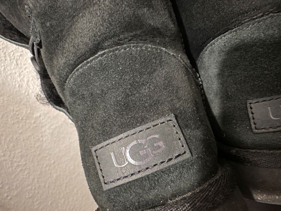 Ugg Boots schwarz in Hamburg