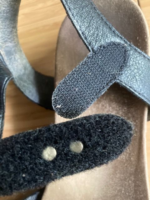 hübsche bequeme Sandalen aus Leder von Rieker in Hamburg