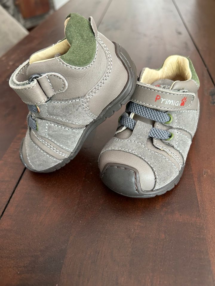 Schuhe Primigi 18 Junge Baby Grau NEU in Moers