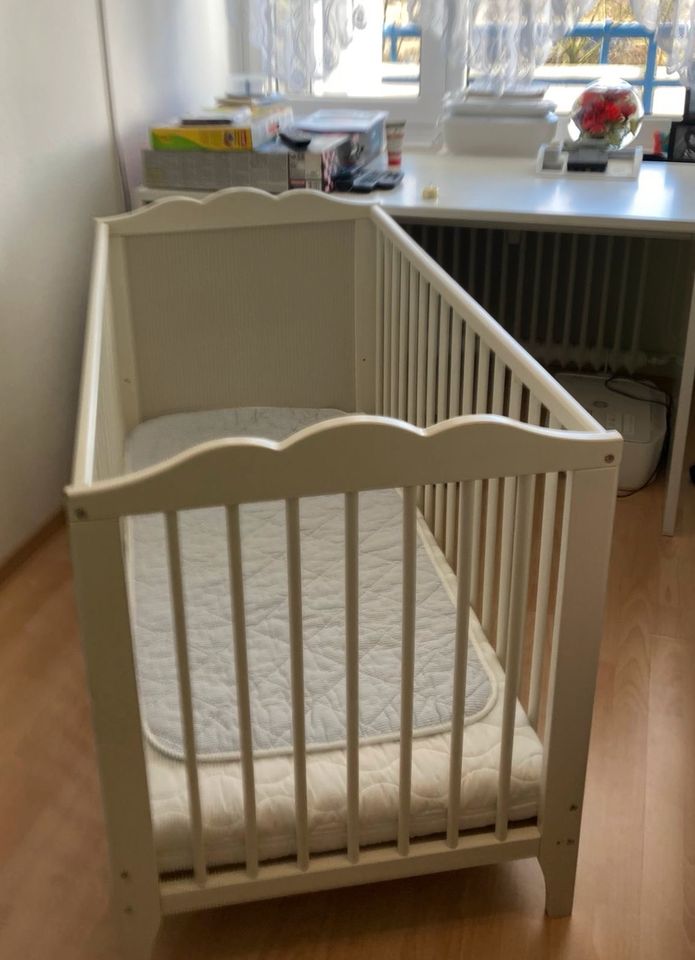 Ikea Hensvik Babybett 60x120cm in Hamburg