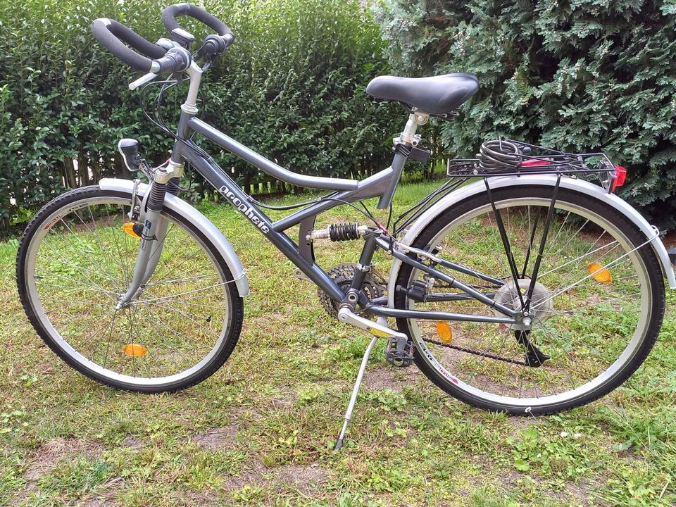 Verkaufen gutes gebrauchtes Herren Fahrrad mit 24 Gang Schaltung in Bröckel