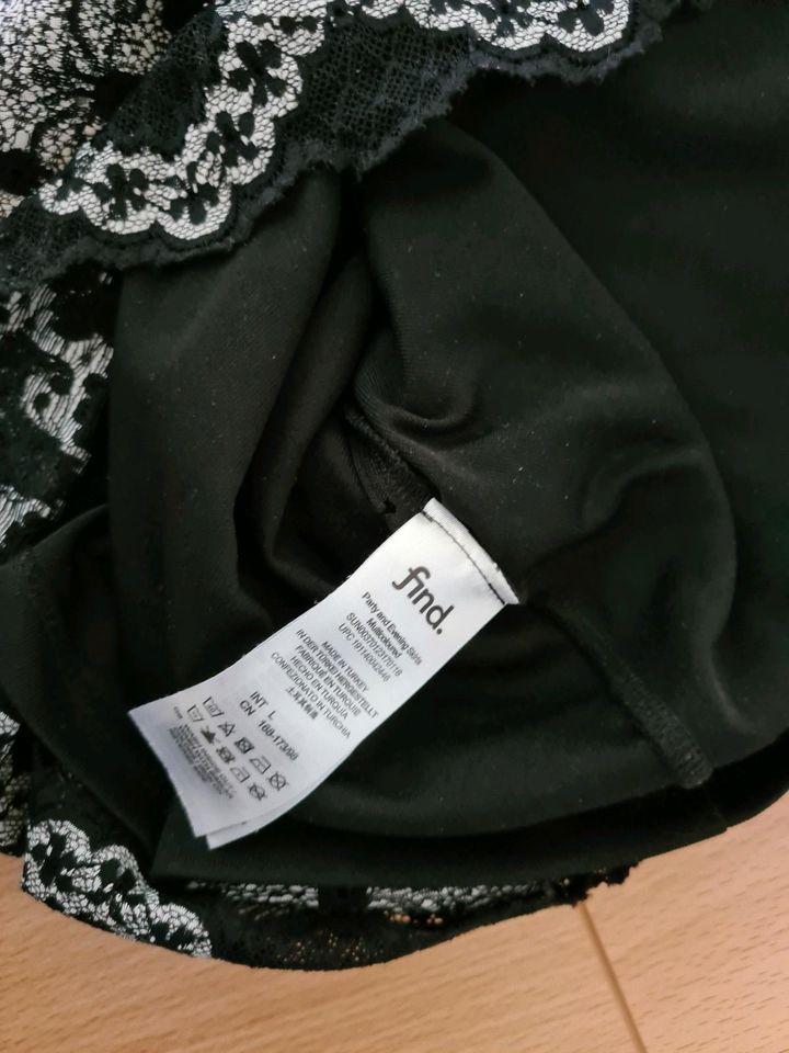 FIND. Rock Gr. 38 40 sehr bequem NP 39 € schwarz weiß in Dortmund