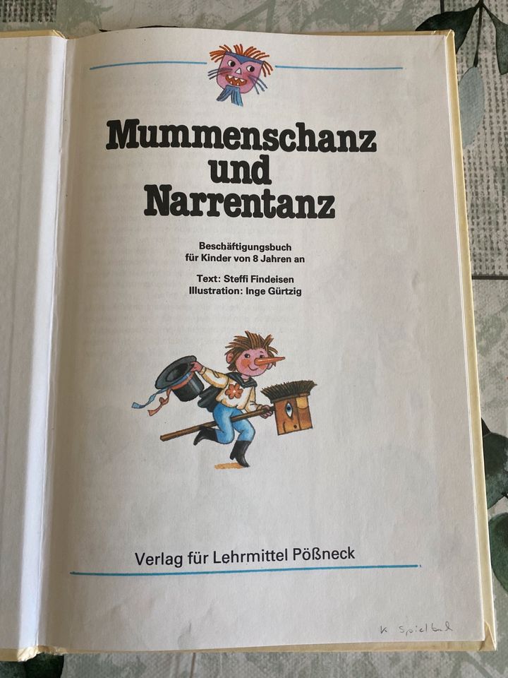 DDR Kinderbuch „Mummenschanz und Narrentanz“Fasching in Camburg