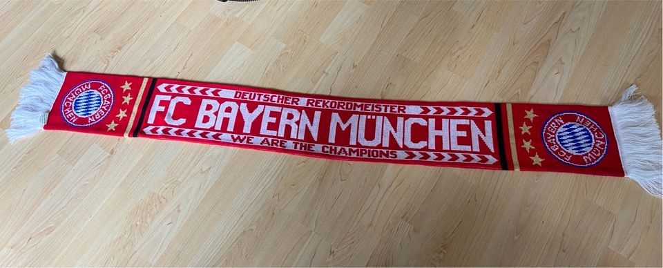 Fanschal FC Bayern München in Landau in der Pfalz