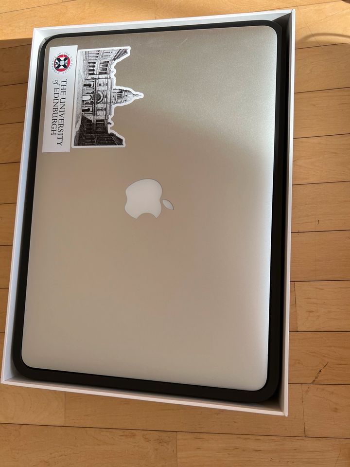 MacBook Air  mit Originalverpackung in Göttingen