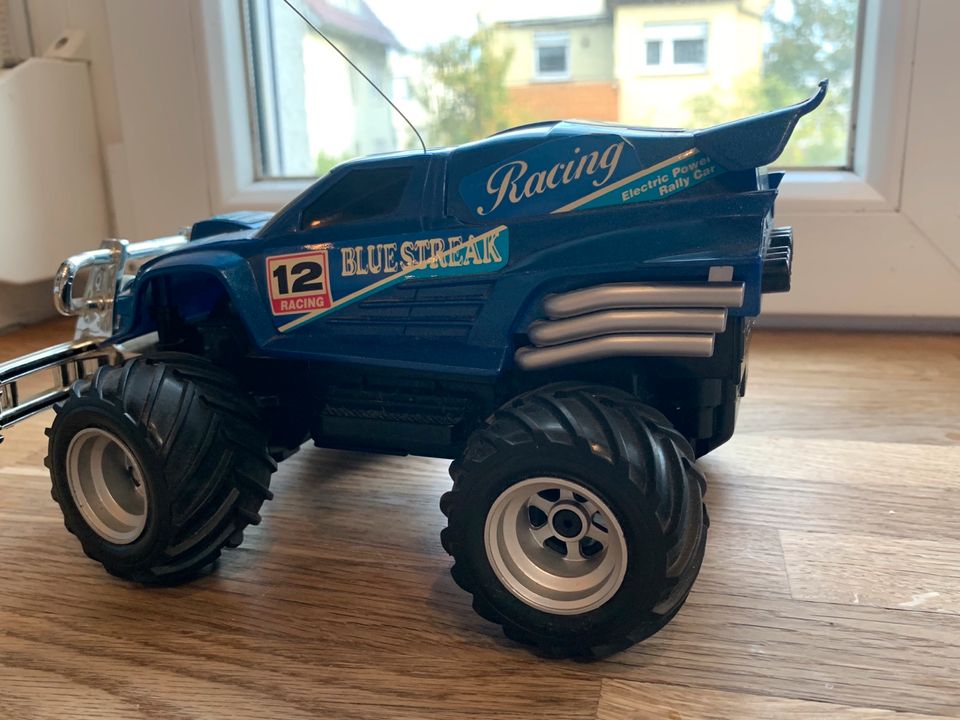 Nikko Blue Streak R/C Systems Vintage Racing in Stuttgart