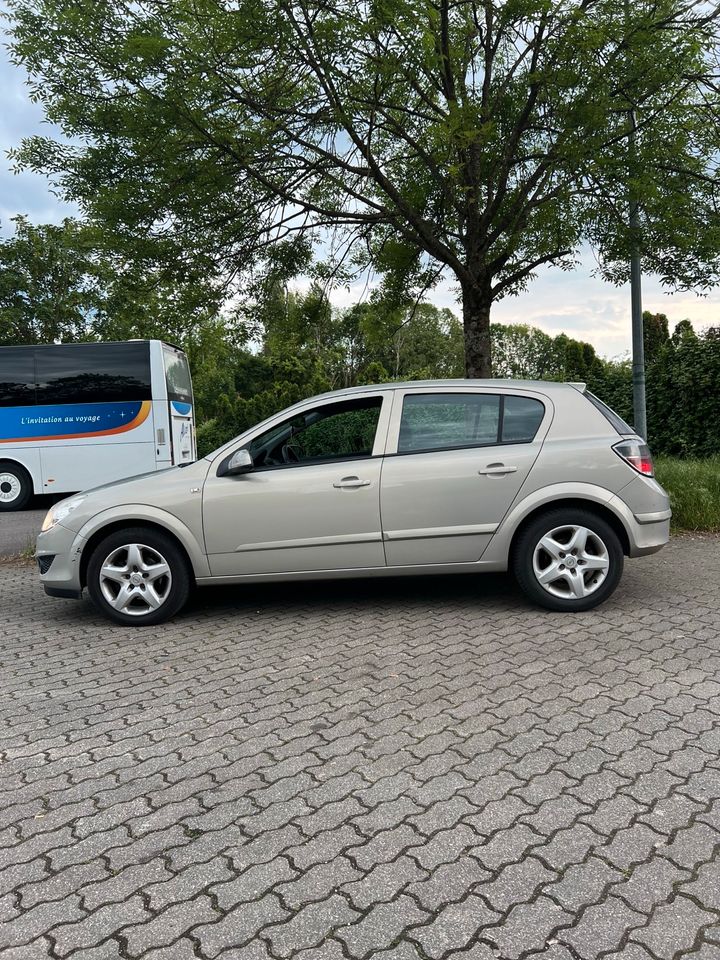 Opel Astra H 1,6 in Trier