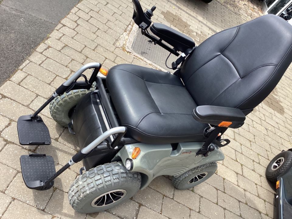 Meyra Optimus 2 Rollstuhl,Elektrorollstuhl,Bj 2016 6 km/h 150 kg in Kassel