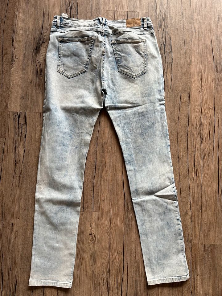 Takko Damen Jeans Größe Slim W32 (40/42) in Mengkofen