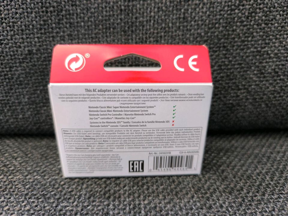 NINTENDO USB AC ADAPTER Netzteil für SNES Classic Mini Switch NEU in Bad Vilbel