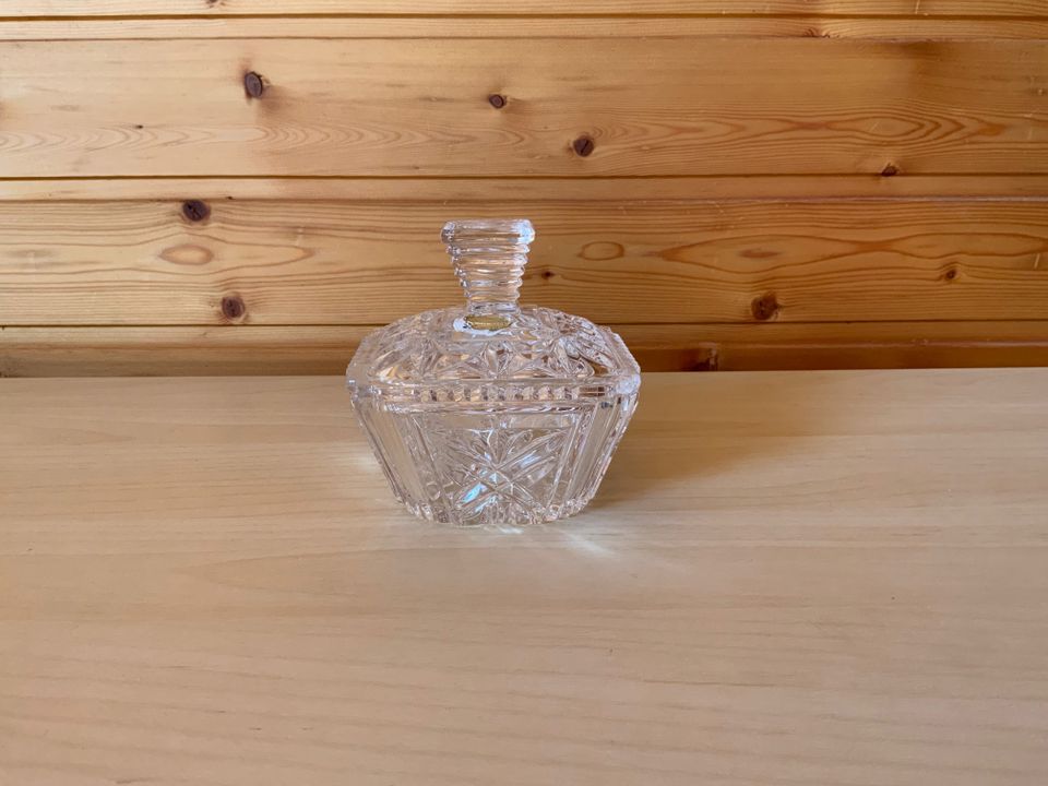 Kristallschale mit Deckel, Bleikristallglas in Oldenburg