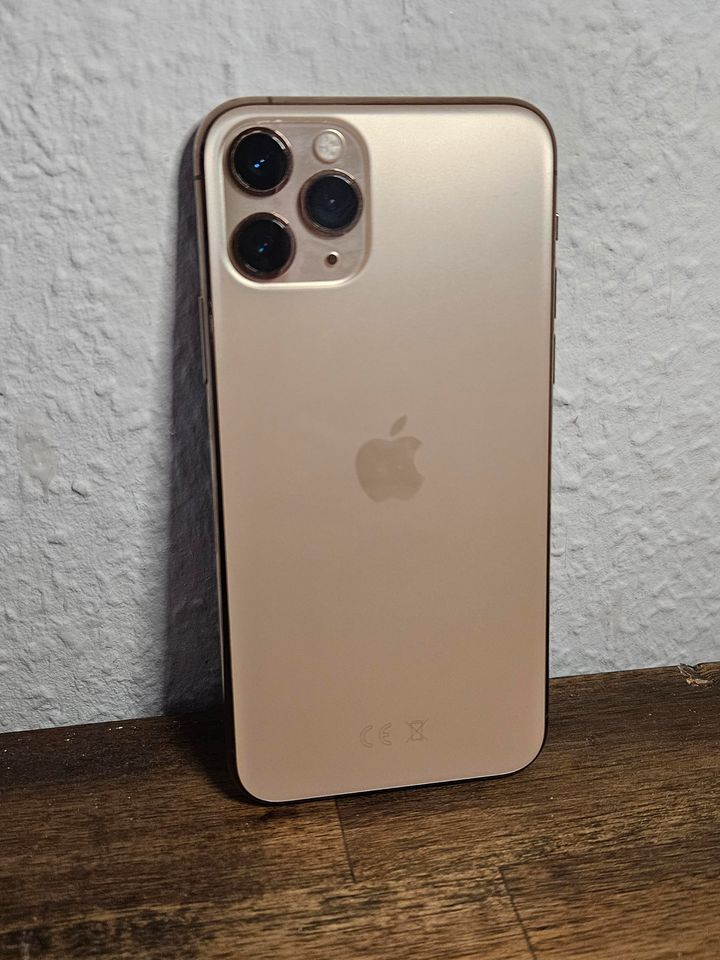 iPhone 11 pro 64gb Gold wie neu in Düsseldorf