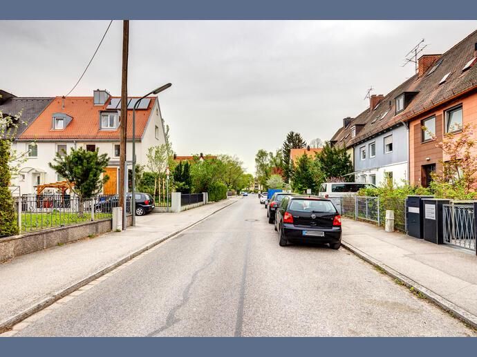 Möbliert: Gartenwohnung auf zwei Ebenen in Bogenhausen in München