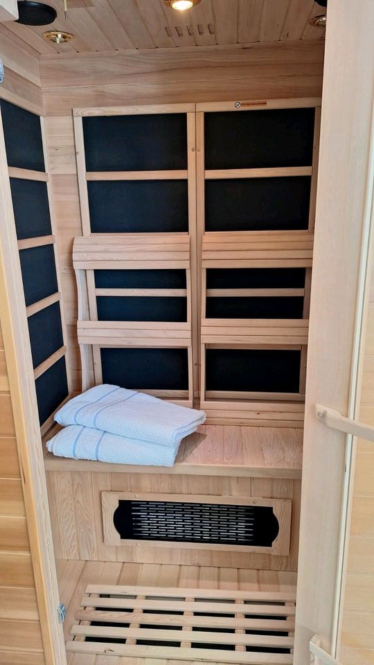 TOP!  Artsauna Oslo Flächenstrahler  2 Personen Sauna 120x100 in Rheinbach