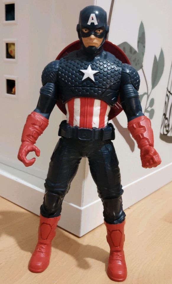 Hasbro Figur Captain America Marvel Avengers Figur Actionfigur in Dresden