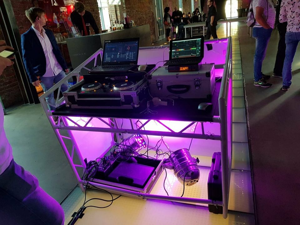 Dj für Hochzeit, Geburtstag mit Technik & Fotobox zu fairen Preis in Essen