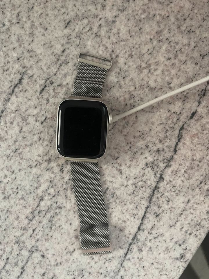 Apple Watch SE 40mm in Wolfegg