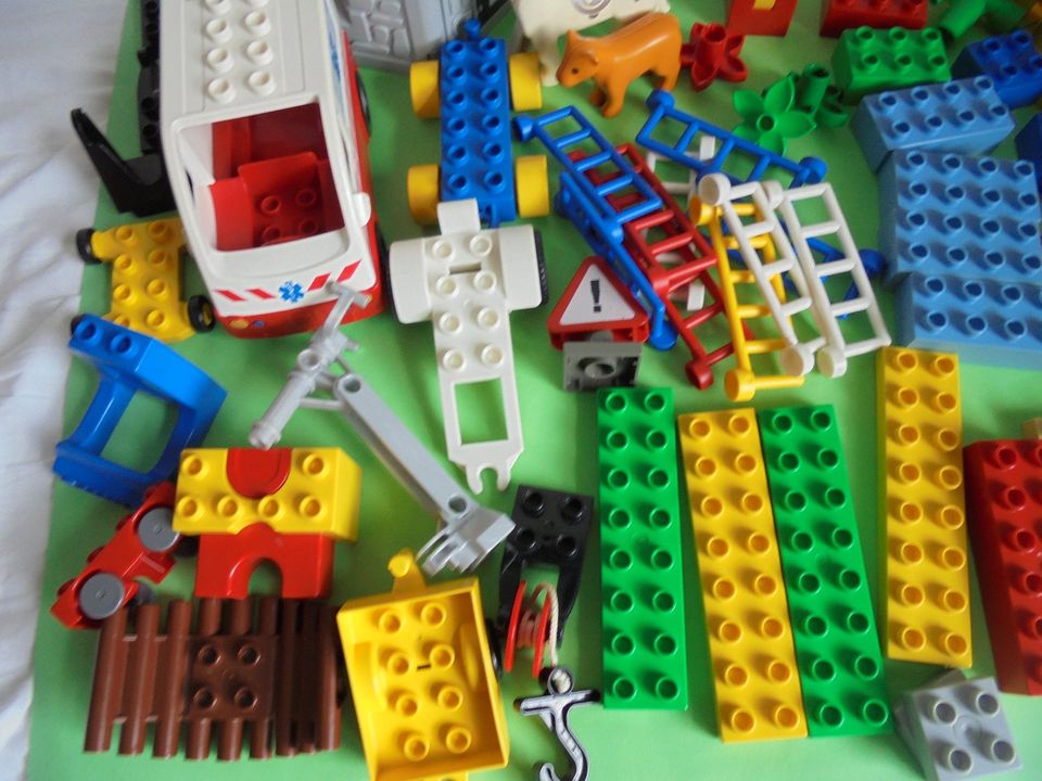 Lego DUPLO Konvolut, gemischt,, mit Sondersteinen in Fuldatal
