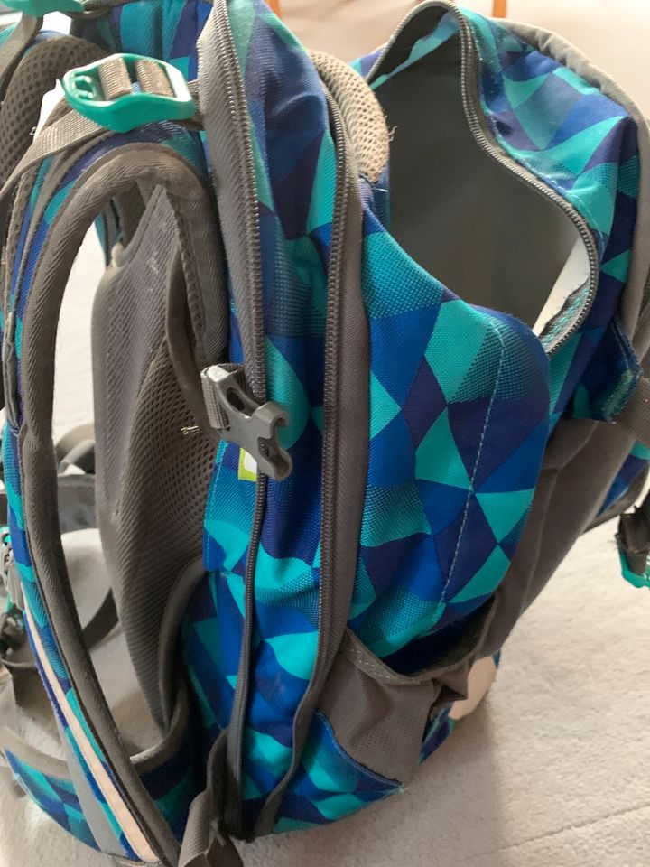 SATCH MATCH Schulrucksack Rucksack blau - Extrafach für Helm Ball in Neuss