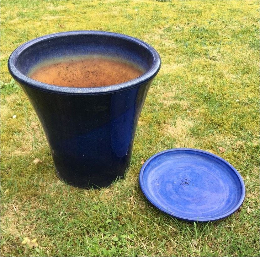 Großer Blumenkübel Kübel Pflanzkübel + Untersetzer Blau glasiert in