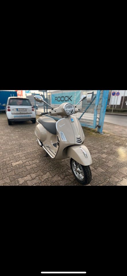 Vespa Gts 125 HPE 2023 SOFORT VERFÜGBAR BLACKWEEK ANGEBOT NEU in Leverkusen