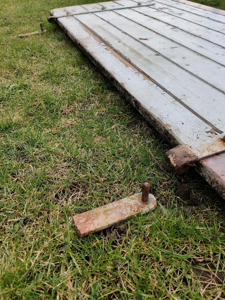 Stalltür massiv Holz, mit Schiebriegel und Wandanker in Köthen (Anhalt)