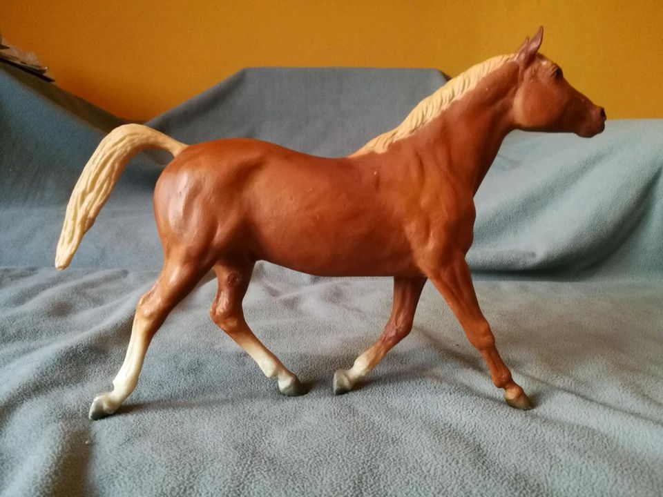 Breyer pferd Traditional laufend in Ramsthal