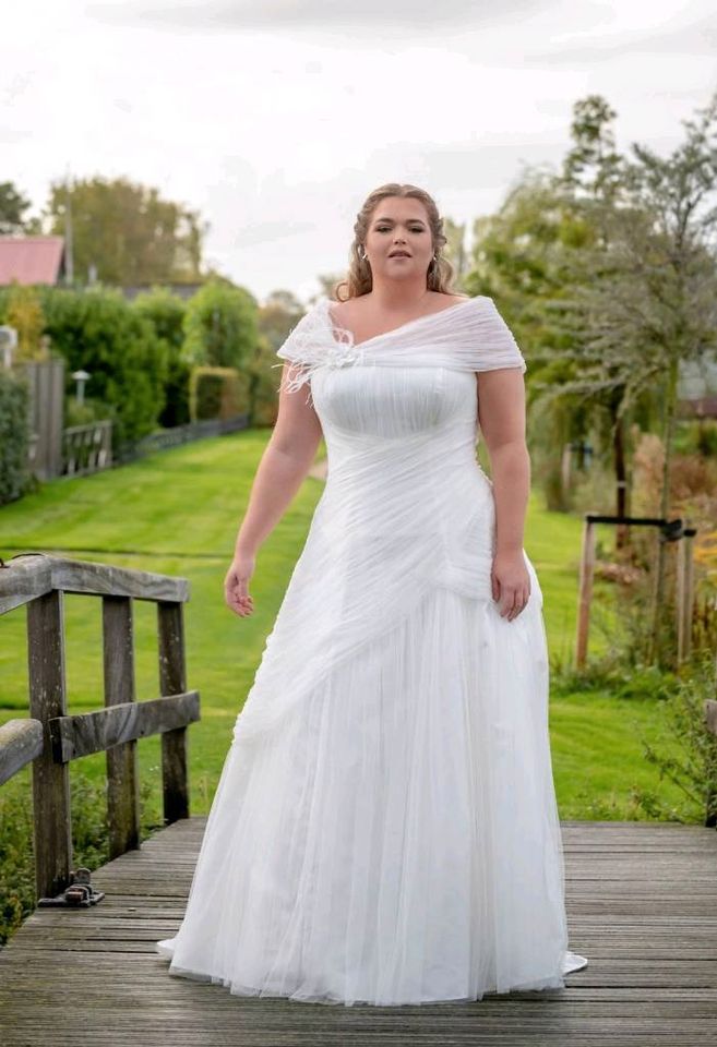 Brautkleid, Hochzeitskleid, Standesamtkleid XXL und größer in Lütjenburg