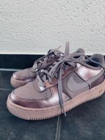 Nike Air Force 1 Damen 38,5 neuwertig metallic Limited Edition Bayern - Weiden (Oberpfalz) Vorschau