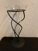 Vase aus Glas mit Metallständer Niedersachsen - Gleichen Vorschau