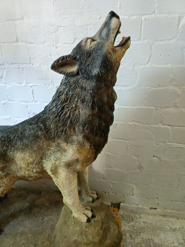 Wolf Skulptur lebensecht schwer Tarka Gallery 1997 in Wahlstedt