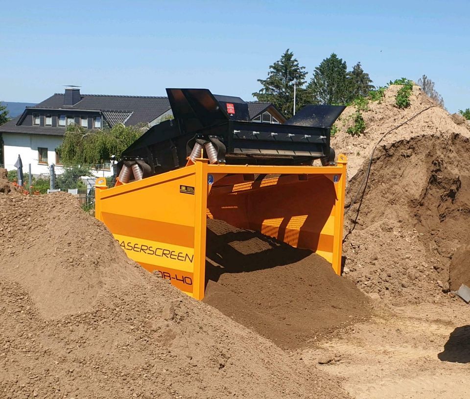 Rindenmulch Schüttgüter Brennholz Sand Kies Schotter Splitt in Nieheim