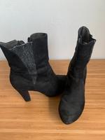 Schwarze Stiefel Tamaris Kr. München - Neubiberg Vorschau